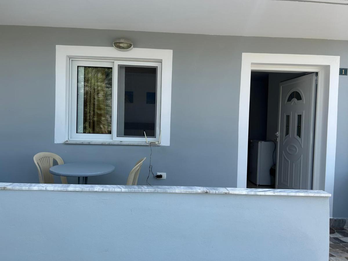 Eri Rooms Саранде Екстериор снимка
